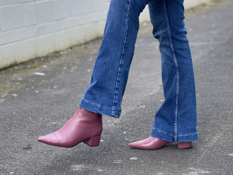 Carrano Bariah available in 2 colours
