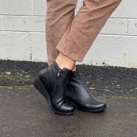 Tango's Sharon available in 3 colours