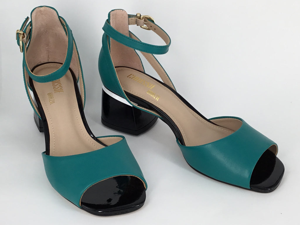 Chrissie Cathy available in 2 colours.